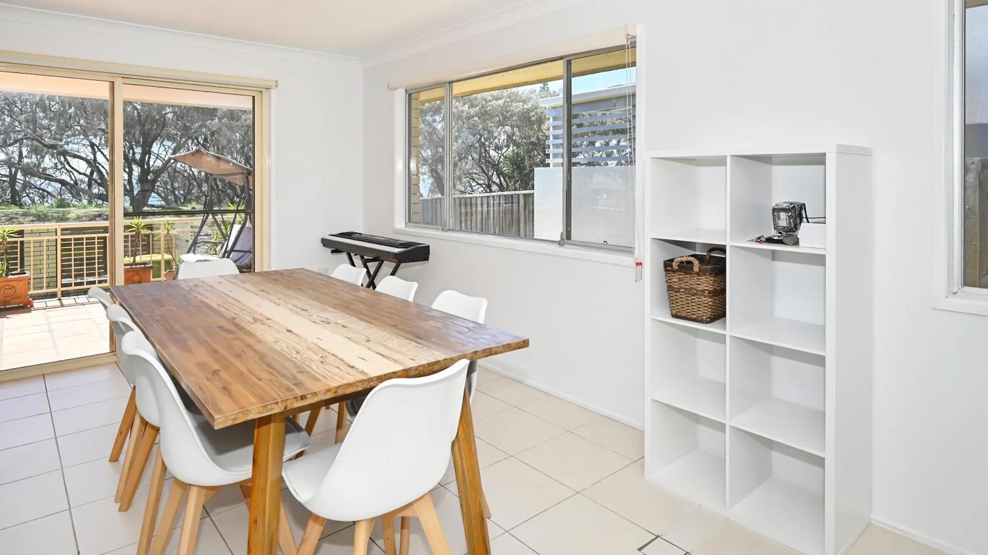 Holiday home Bungalow On The Beach 4 B/R, 8 Guests, Aircon Zg2 Buddina Australia