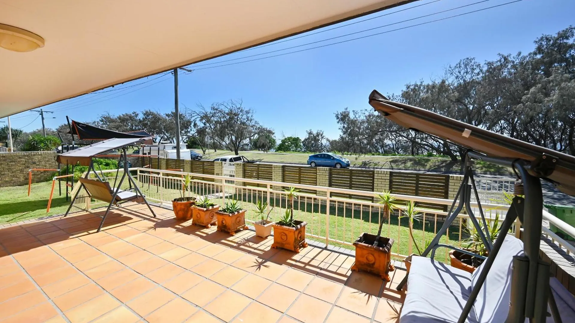 Bungalow On The Beach 4 B/R, 8 Guests, Aircon Zg2 Buddina 0*,