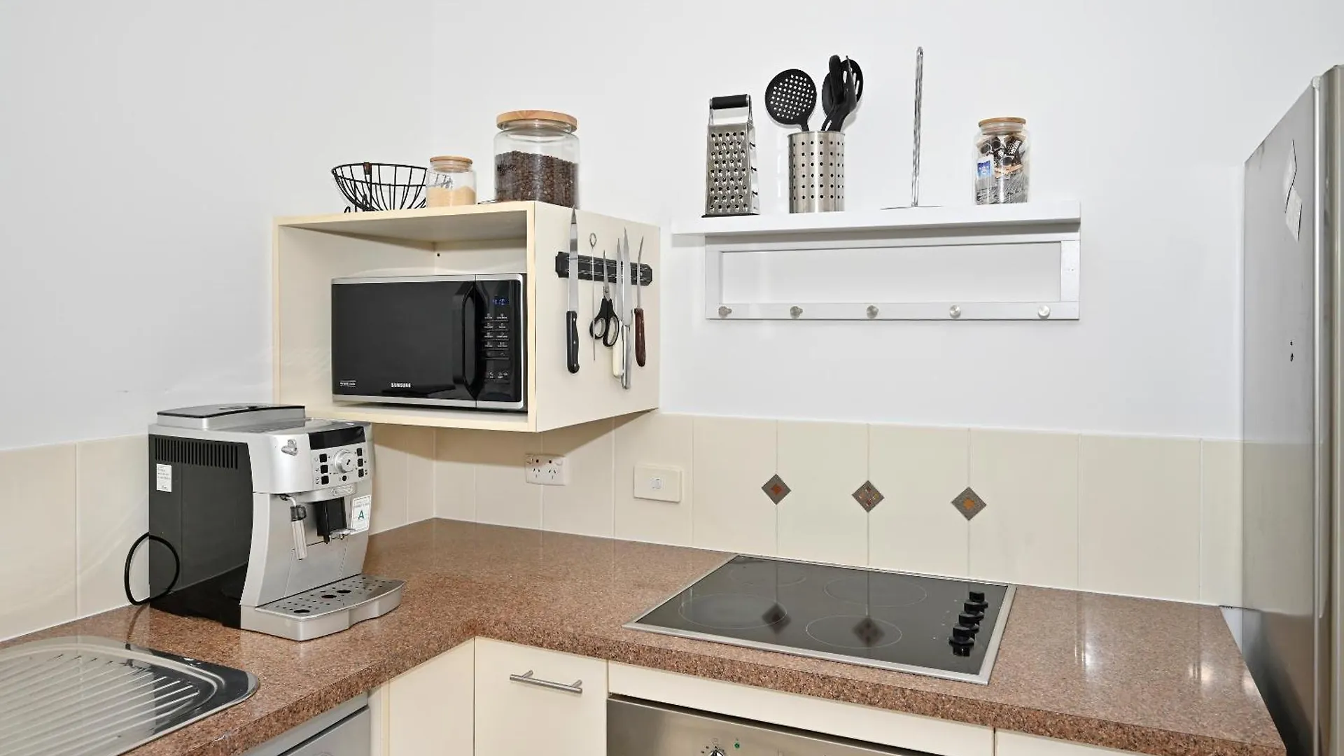 Holiday home Bungalow On The Beach 4 B/R, 8 Guests, Aircon Zg2 Buddina